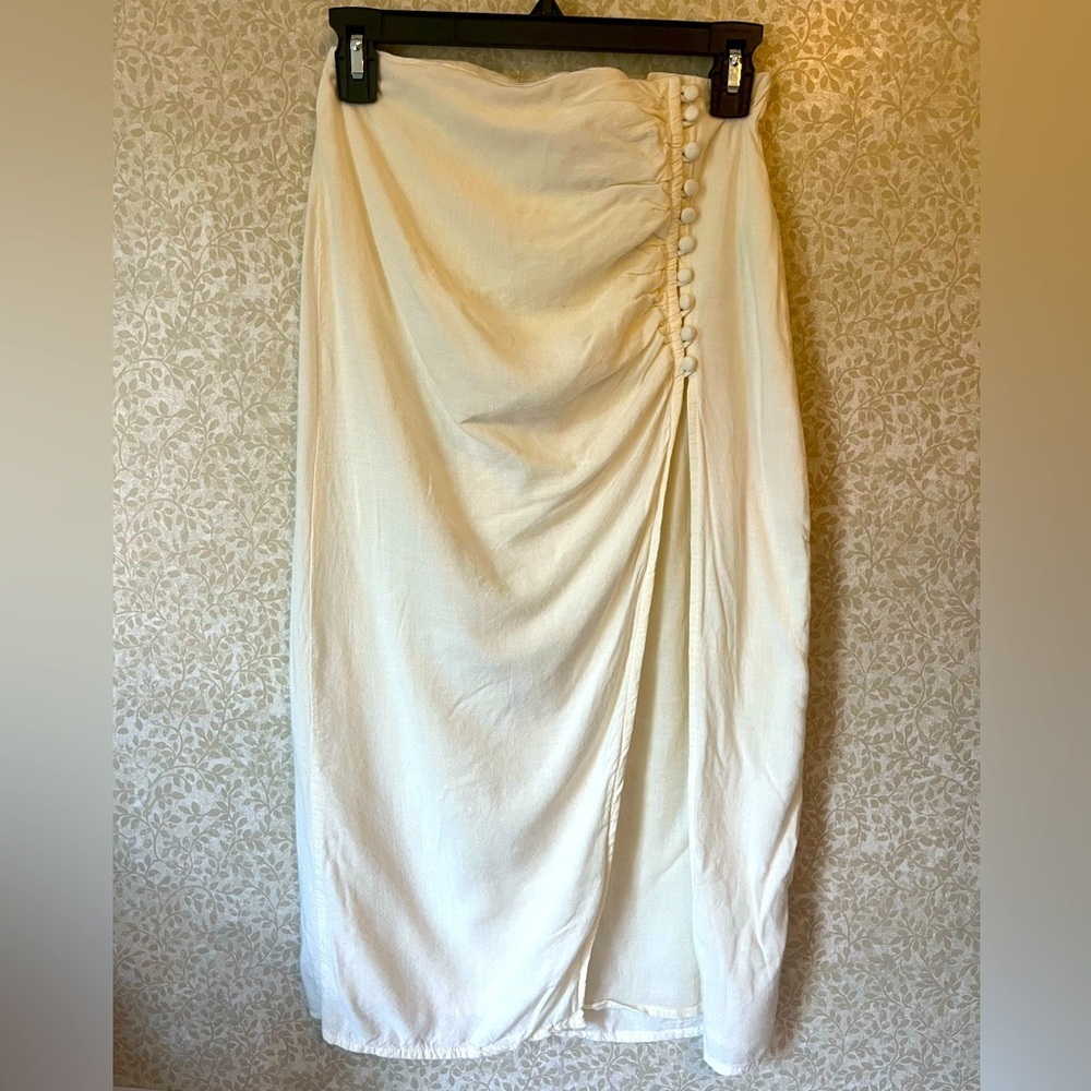 ASOS drapey button side split in cream. Size 4 cotton lining - Picture 2 of 10
